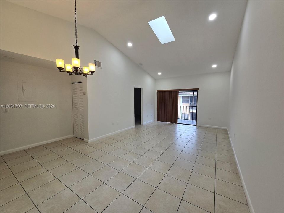 For Rent: $2,300 (2 beds, 2 baths, 1210 Square Feet)