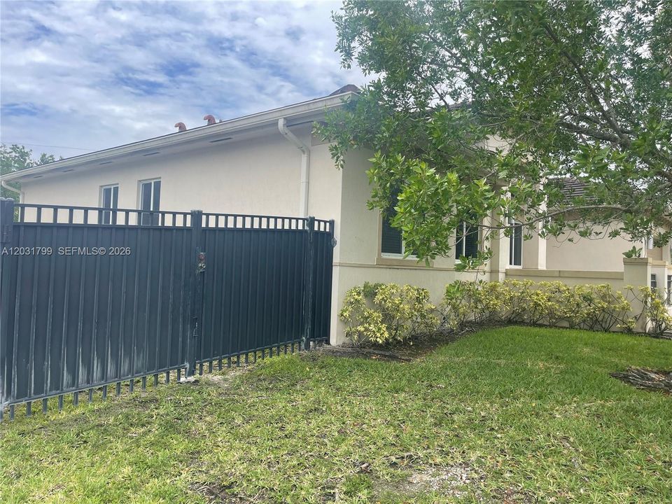 В аренду: $3,800 (4 спален, 3 ванн, 2453 Квадратных фут)