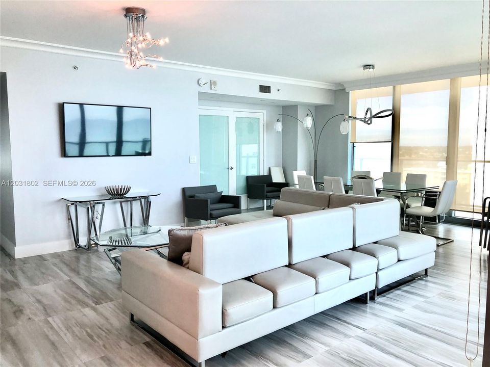 For Sale: $1,800,000 (3 beds, 3 baths, 2308 Square Feet)