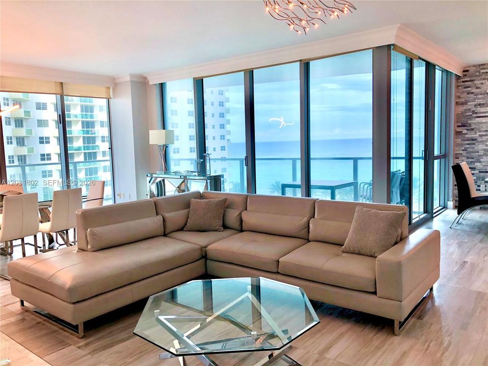 For Sale: $1,800,000 (3 beds, 3 baths, 2308 Square Feet)
