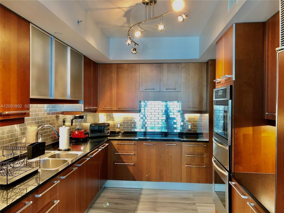 For Sale: $1,800,000 (3 beds, 3 baths, 2308 Square Feet)