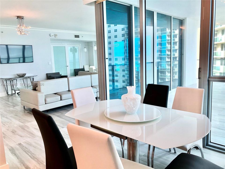 For Sale: $1,800,000 (3 beds, 3 baths, 2308 Square Feet)