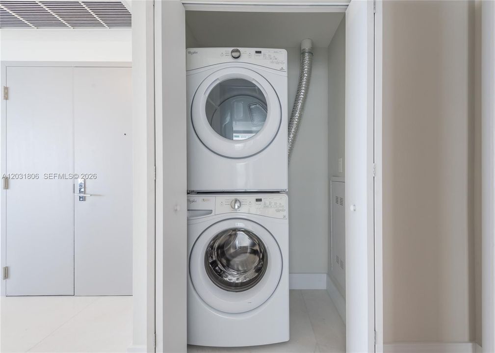 Recientemente alquilado: $10,000 (3 camas, 4 baños, 2018 Pies cuadrados)
