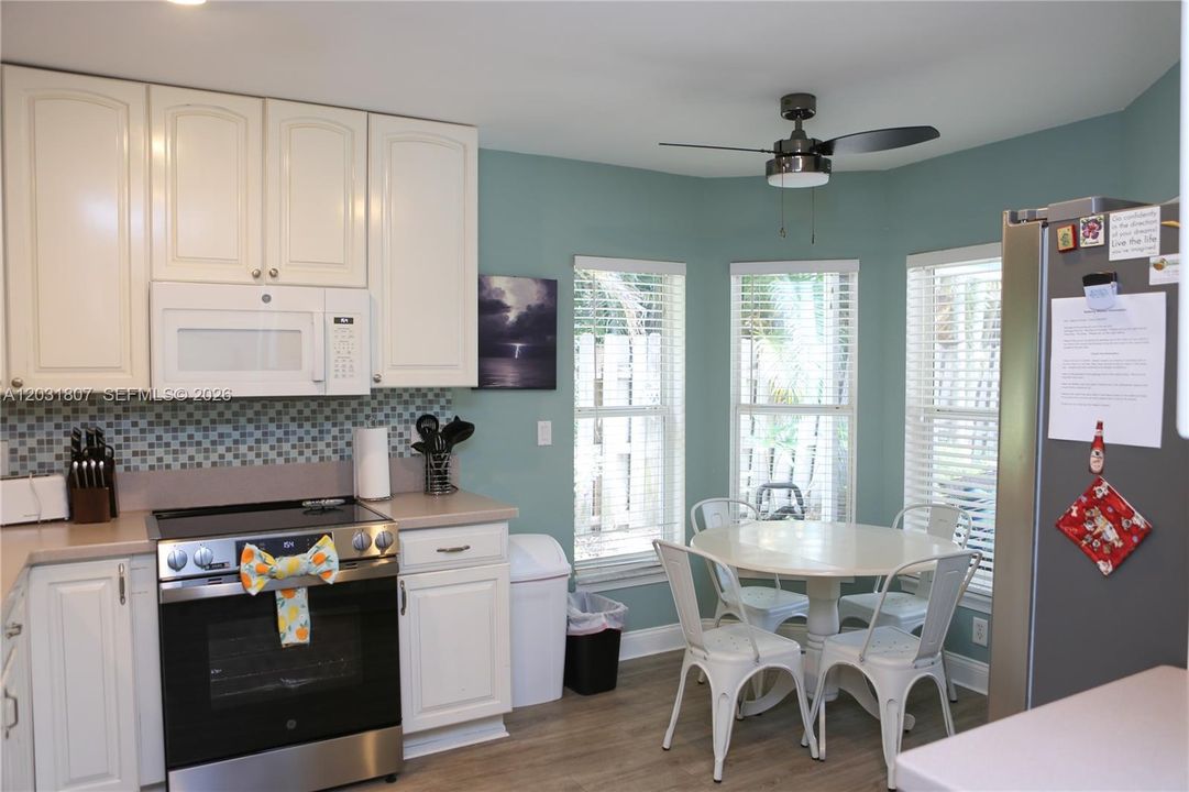 For Sale: $799,000 (4 beds, 3 baths, 2389 Square Feet)