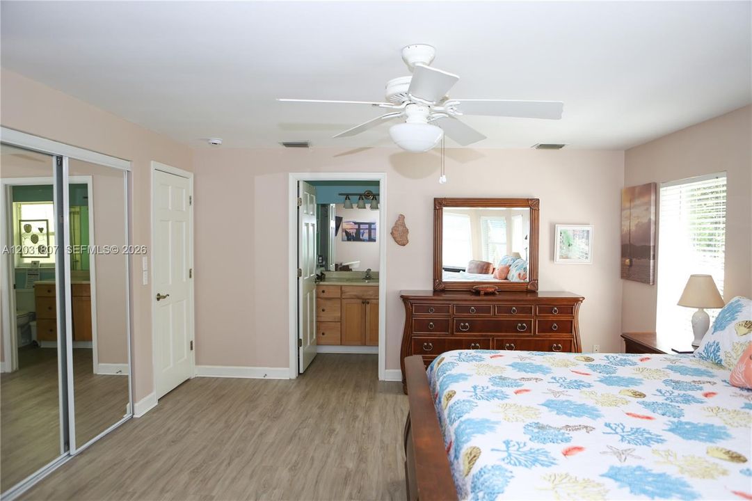 For Sale: $799,000 (4 beds, 3 baths, 2389 Square Feet)
