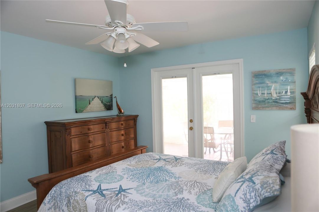 For Sale: $799,000 (4 beds, 3 baths, 2389 Square Feet)