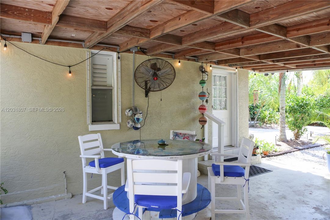 For Sale: $799,000 (4 beds, 3 baths, 2389 Square Feet)