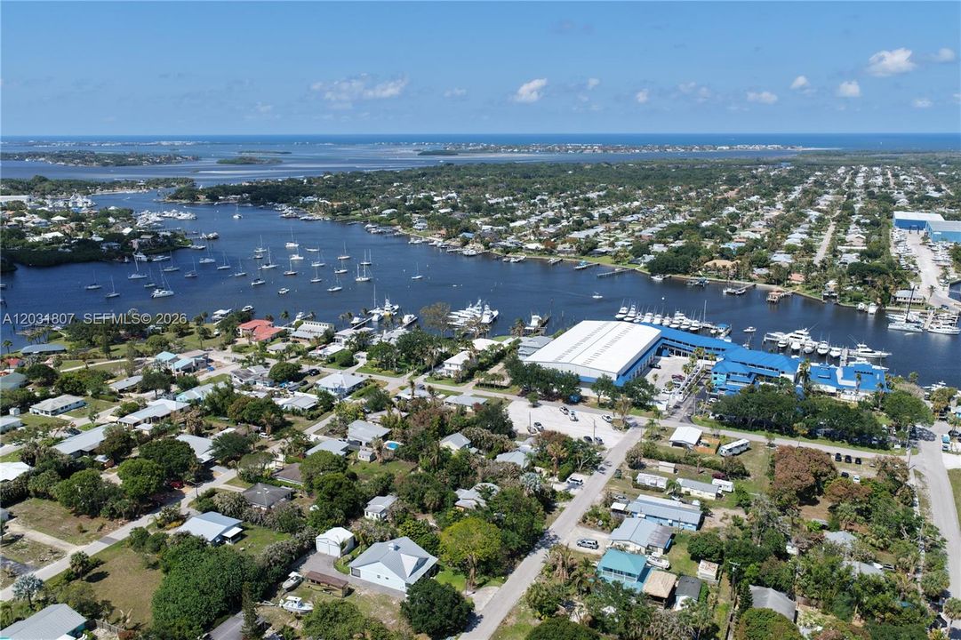 For Sale: $799,000 (4 beds, 3 baths, 2389 Square Feet)