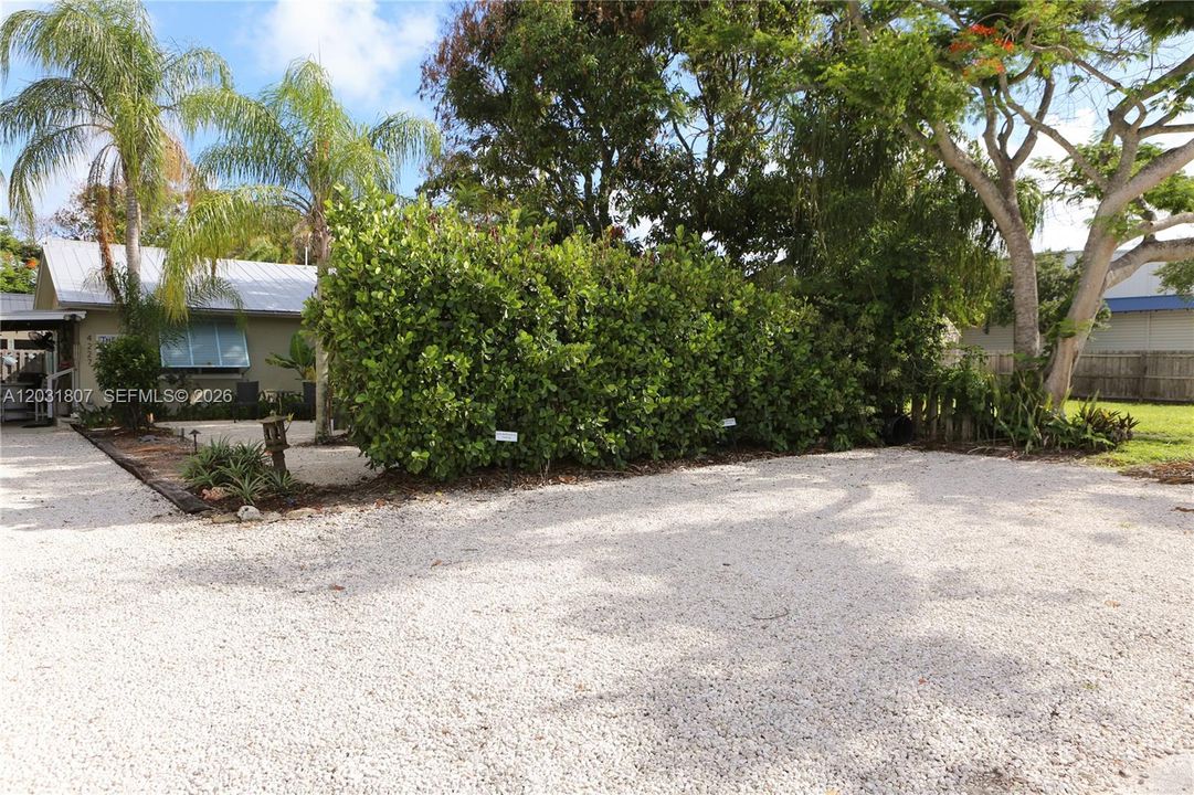 For Sale: $799,000 (4 beds, 3 baths, 2389 Square Feet)
