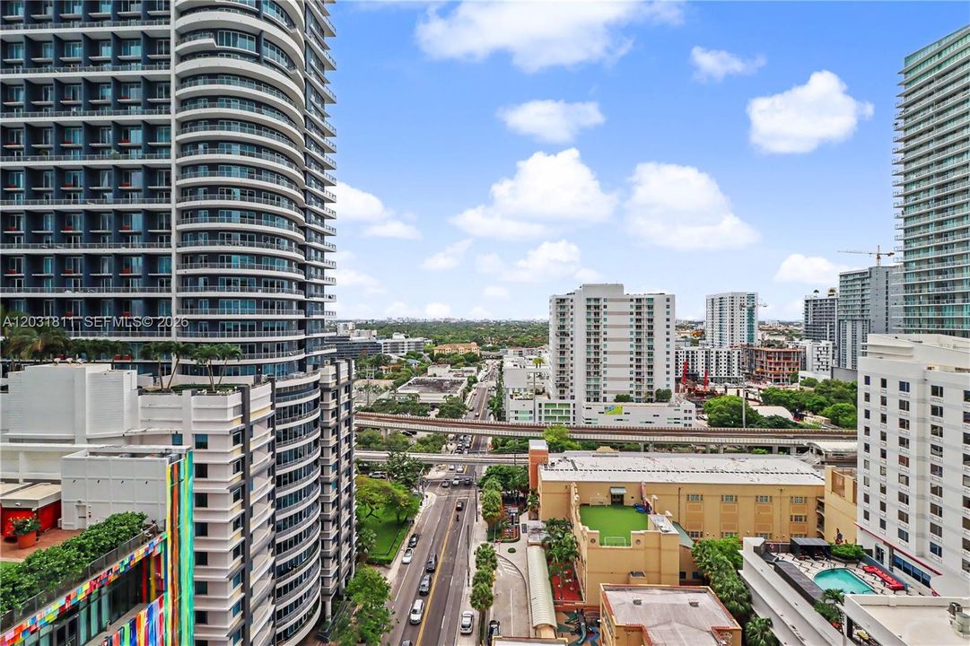 For Sale: $460,000 (2 beds, 2 baths, 1255 Square Feet)