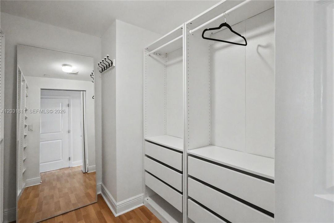 For Sale: $460,000 (2 beds, 2 baths, 1255 Square Feet)