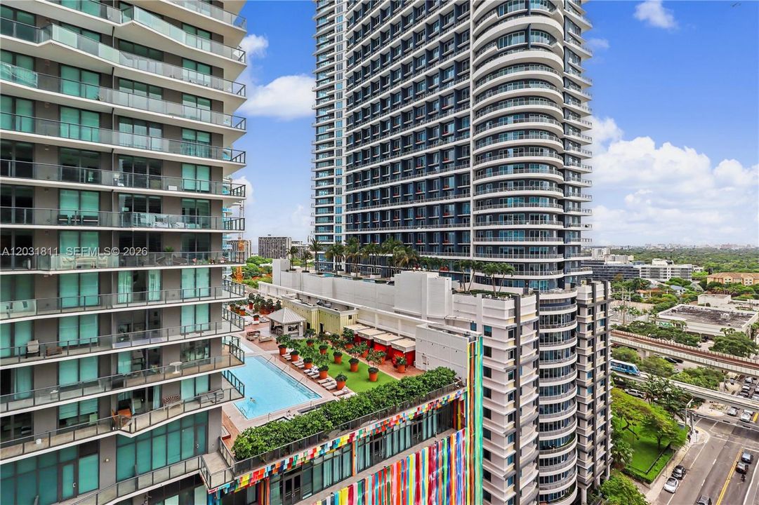 For Sale: $460,000 (2 beds, 2 baths, 1255 Square Feet)