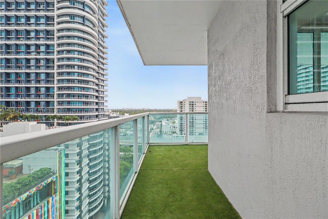 For Sale: $460,000 (2 beds, 2 baths, 1255 Square Feet)
