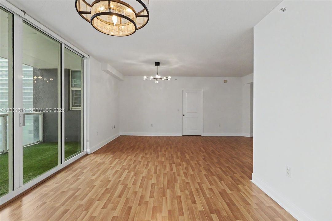 For Sale: $460,000 (2 beds, 2 baths, 1255 Square Feet)