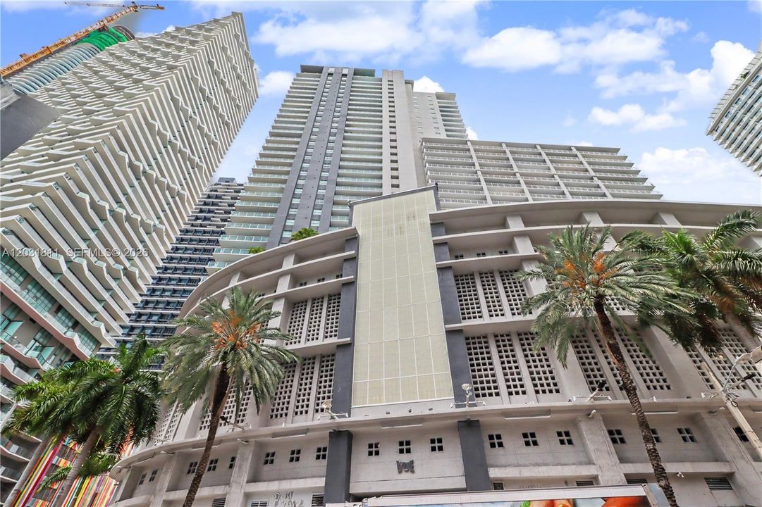 For Sale: $460,000 (2 beds, 2 baths, 1255 Square Feet)