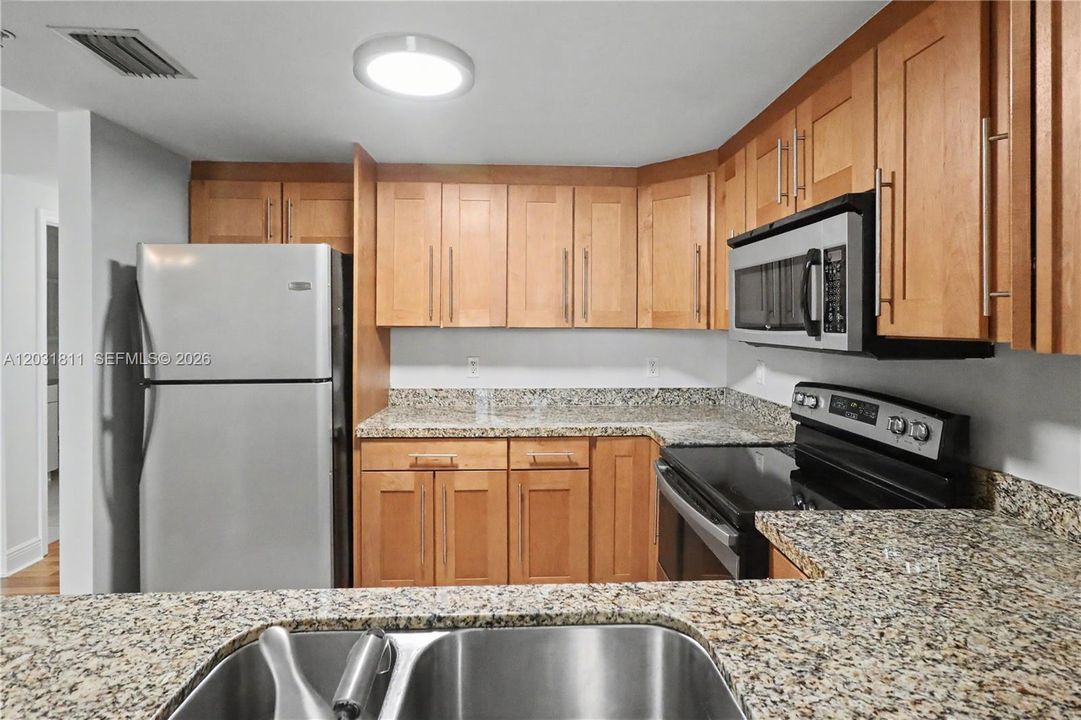 For Sale: $460,000 (2 beds, 2 baths, 1255 Square Feet)