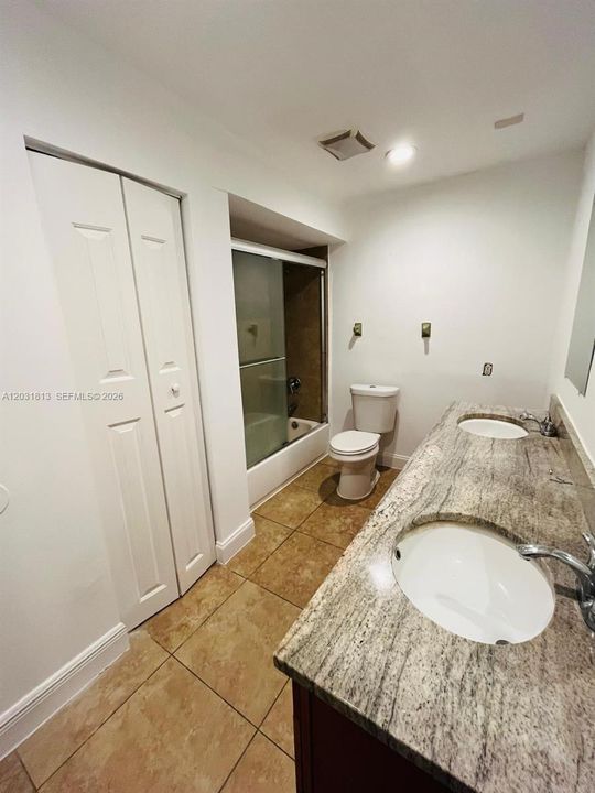 For Rent: $2,350 (3 beds, 1 baths, 1060 Square Feet)