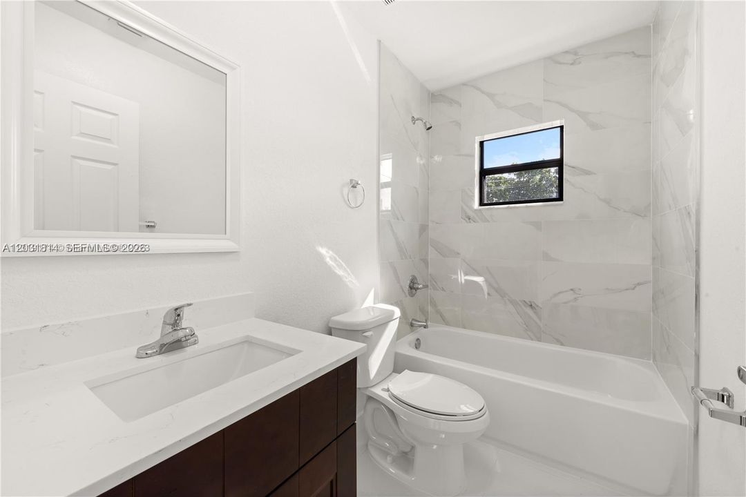 For Rent: $3,100 (3 beds, 2 baths, 1188 Square Feet)