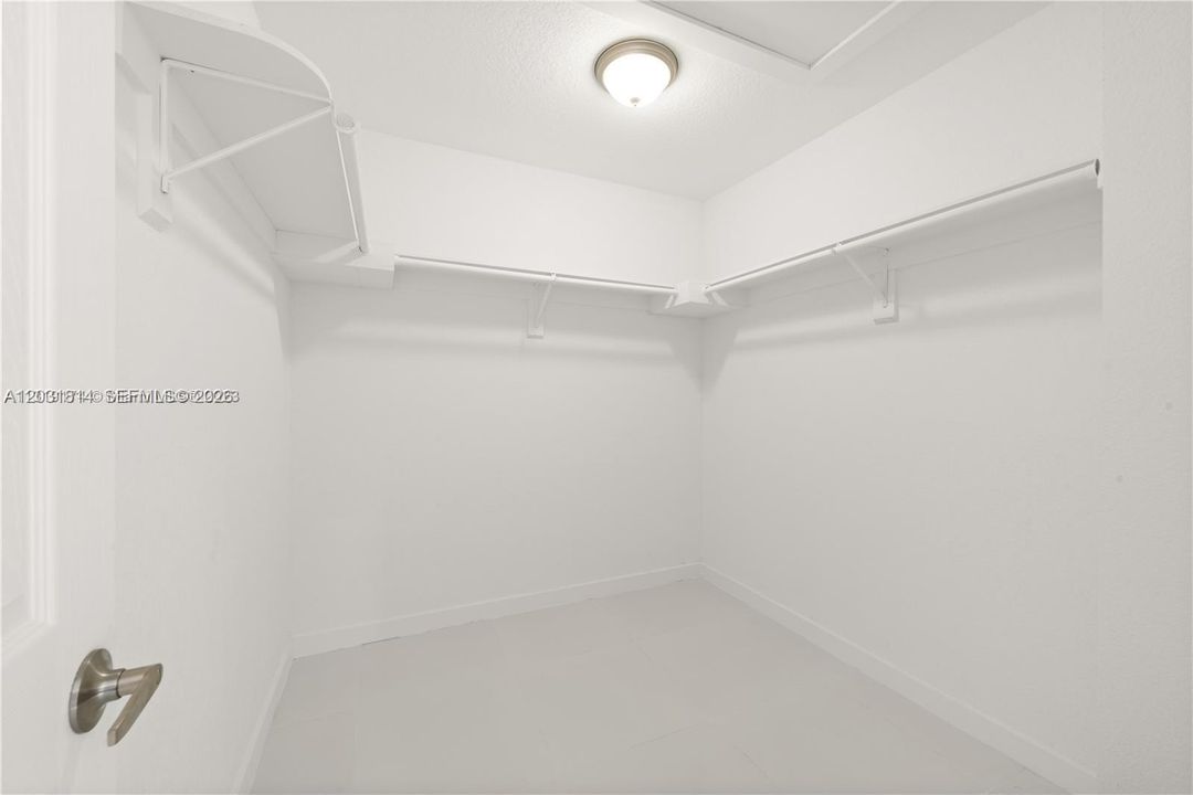 For Rent: $3,100 (3 beds, 2 baths, 1188 Square Feet)