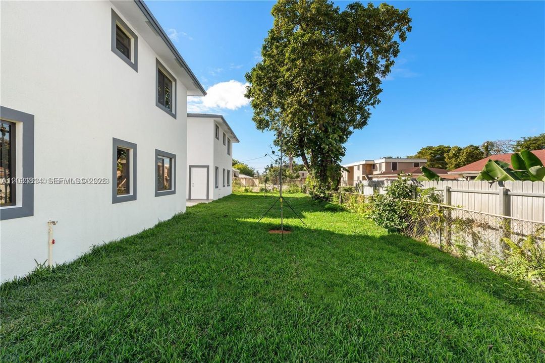 For Rent: $3,100 (3 beds, 2 baths, 1188 Square Feet)