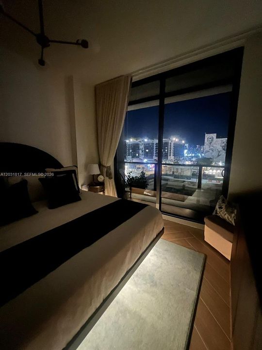For Rent: $4,500 (1 beds, 1 baths, 638 Square Feet)