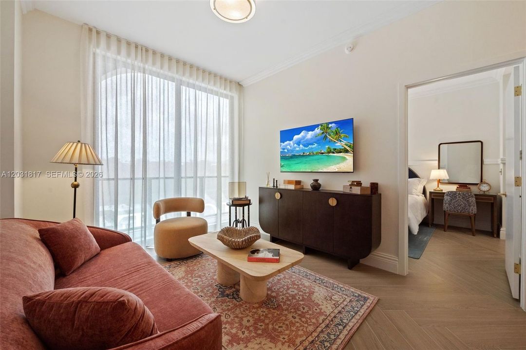 For Rent: $4,500 (1 beds, 1 baths, 638 Square Feet)