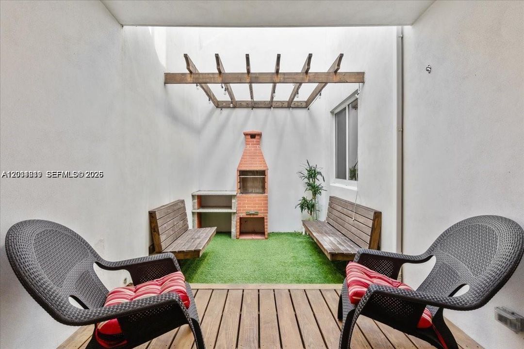 В аренду: $4,300 (3 спален, 2 ванн, 2379 Квадратных фут)