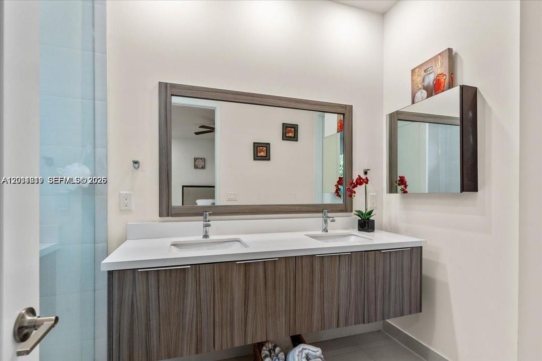 В аренду: $4,300 (3 спален, 2 ванн, 2379 Квадратных фут)