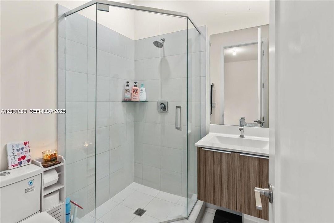 В аренду: $4,300 (3 спален, 2 ванн, 2379 Квадратных фут)