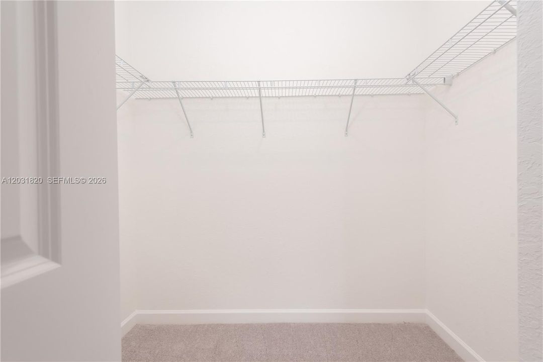 En Renta: $4,500 (5 camas, 3 baños, 3033 Pies cuadrados)