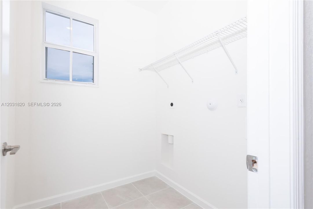 En Renta: $4,500 (5 camas, 3 baños, 3033 Pies cuadrados)