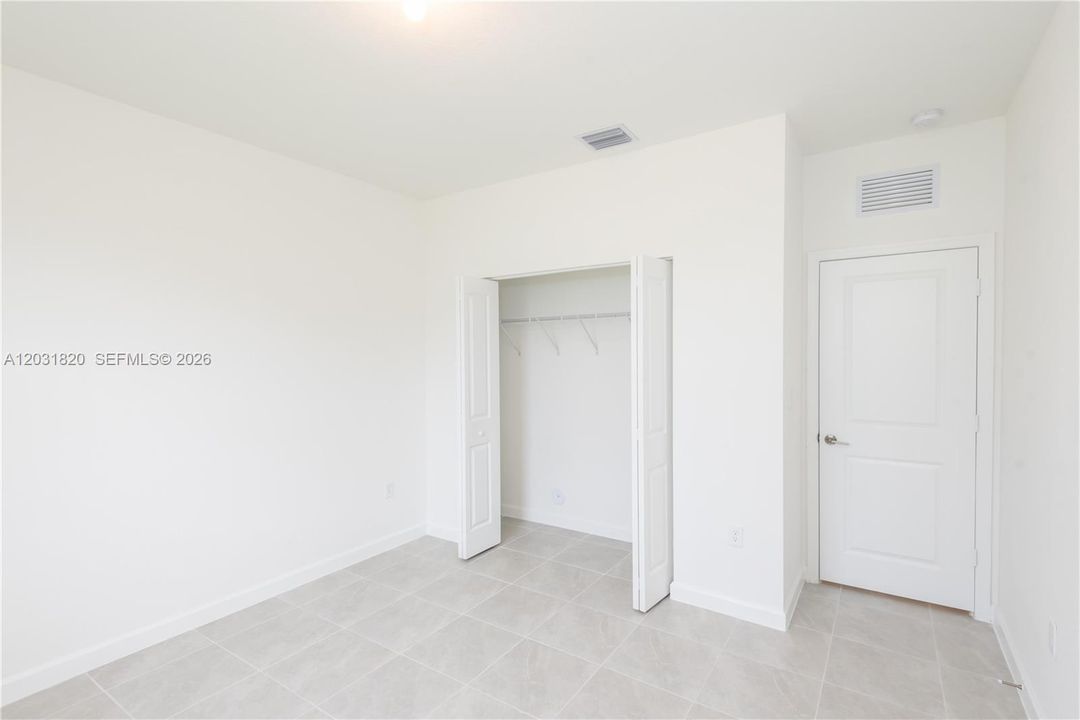 En Renta: $4,500 (5 camas, 3 baños, 3033 Pies cuadrados)