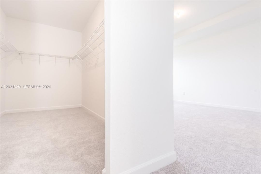 En Renta: $4,500 (5 camas, 3 baños, 3033 Pies cuadrados)