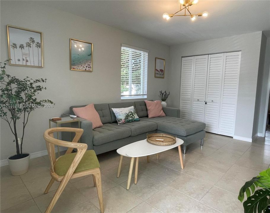 For Rent: $2,500 (2 beds, 1 baths, 1248 Square Feet)