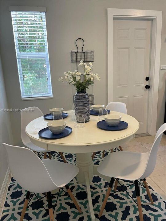 For Rent: $2,500 (2 beds, 1 baths, 1248 Square Feet)