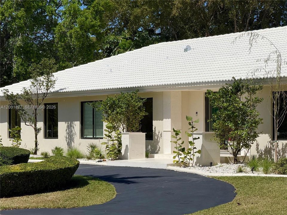 FRONT ENTRY