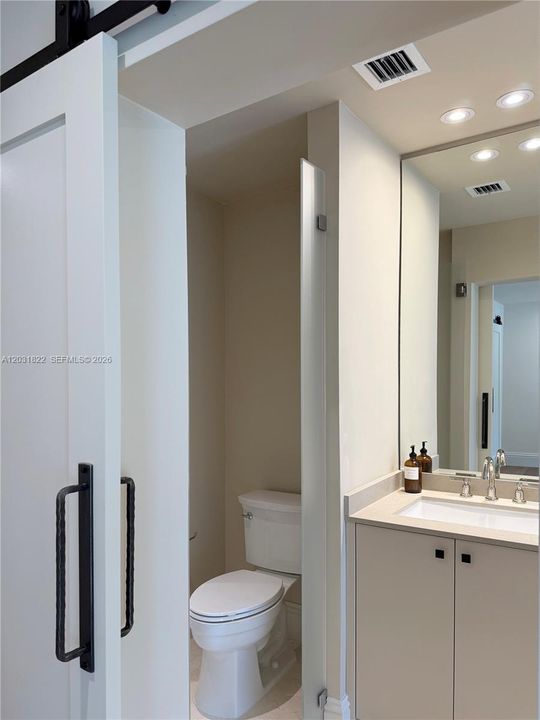 PRIMARY BATHROOM TOILET ROOM