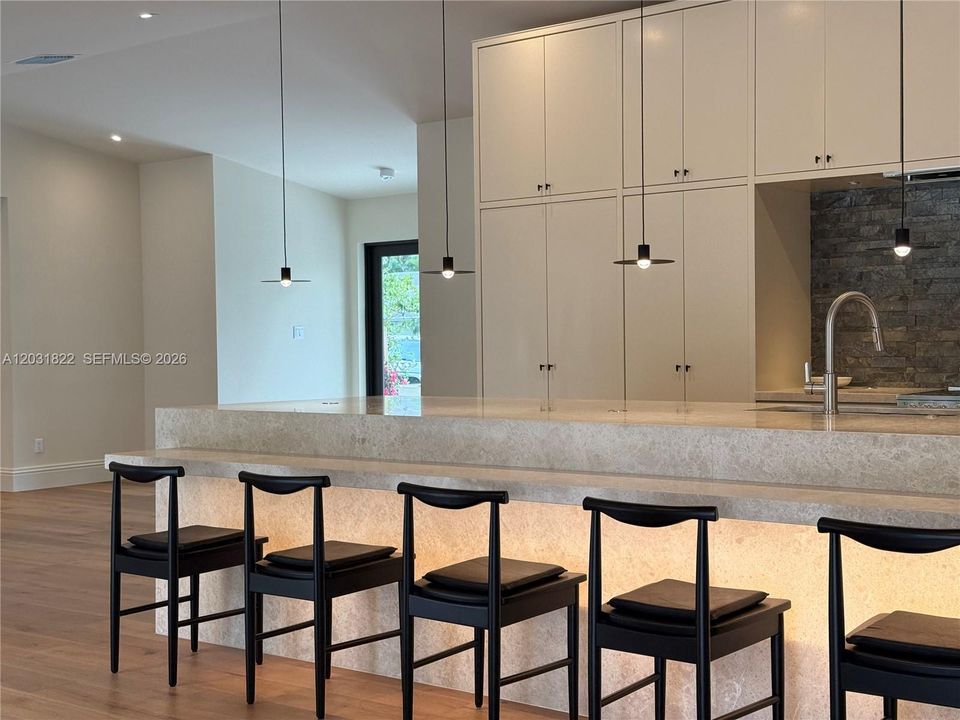 KITCHEN ISLAND