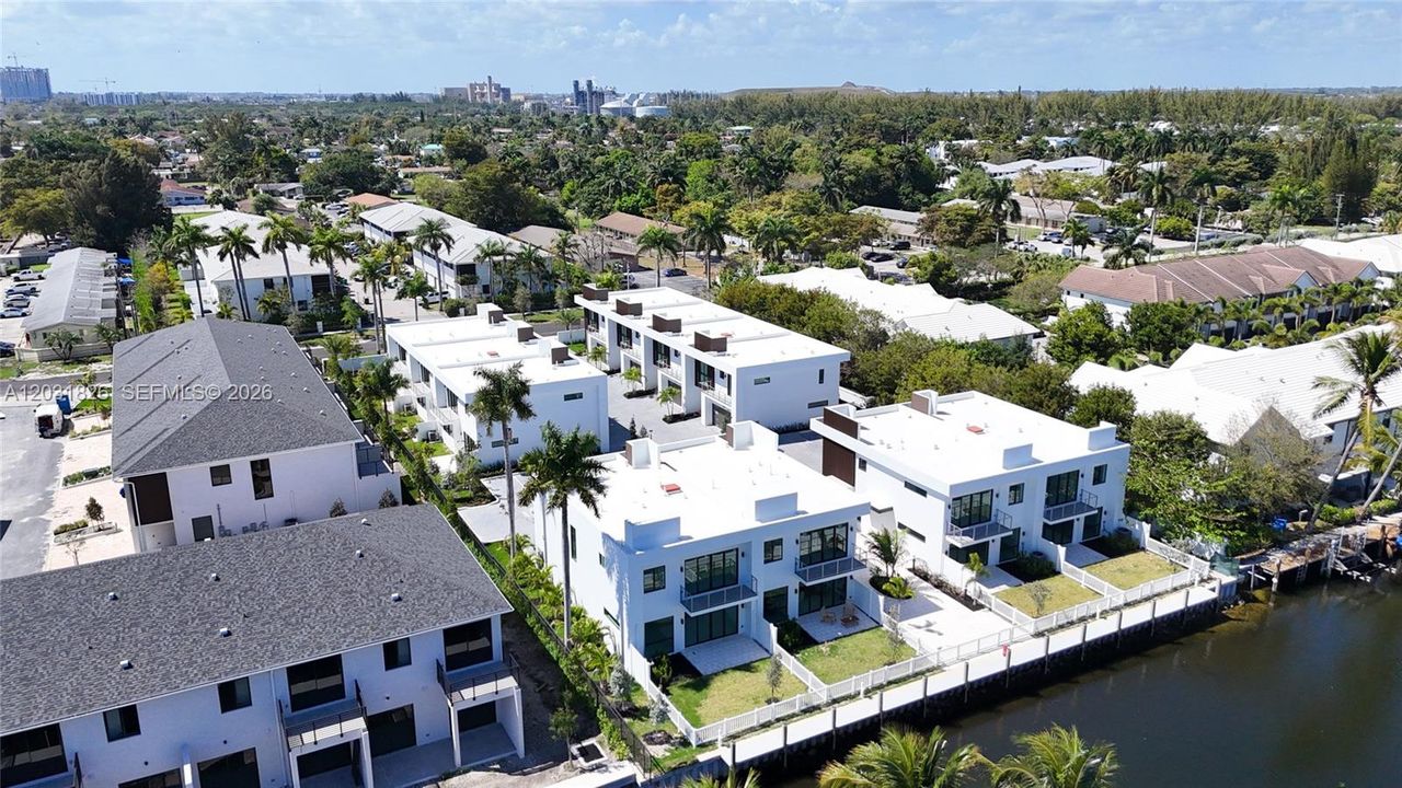На продажу: $990,000 (3 спален, 2 ванн, 2060 Квадратных фут)