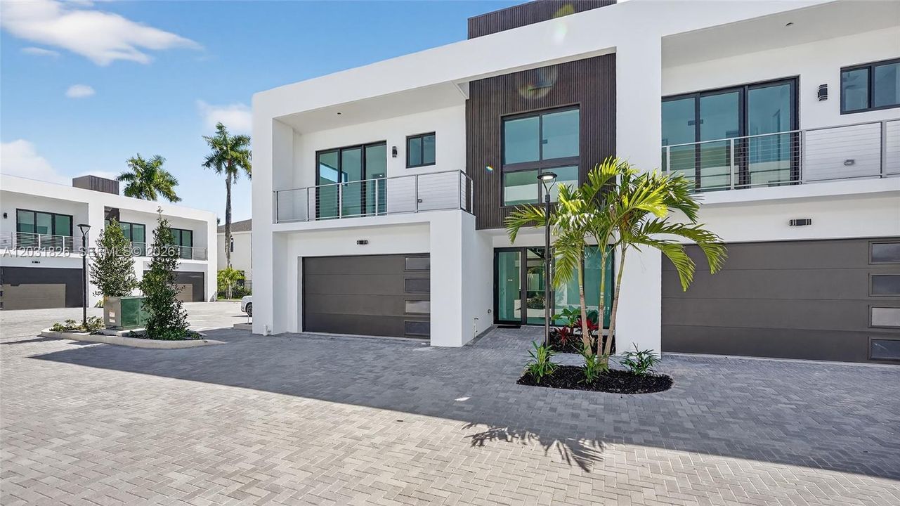 На продажу: $990,000 (3 спален, 2 ванн, 2060 Квадратных фут)