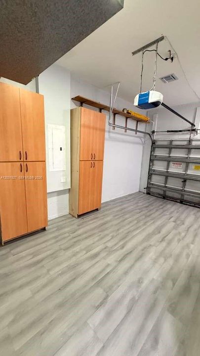 合同活跃: $2,250 (2 贝兹, 1 浴室, 1426 平方英尺)