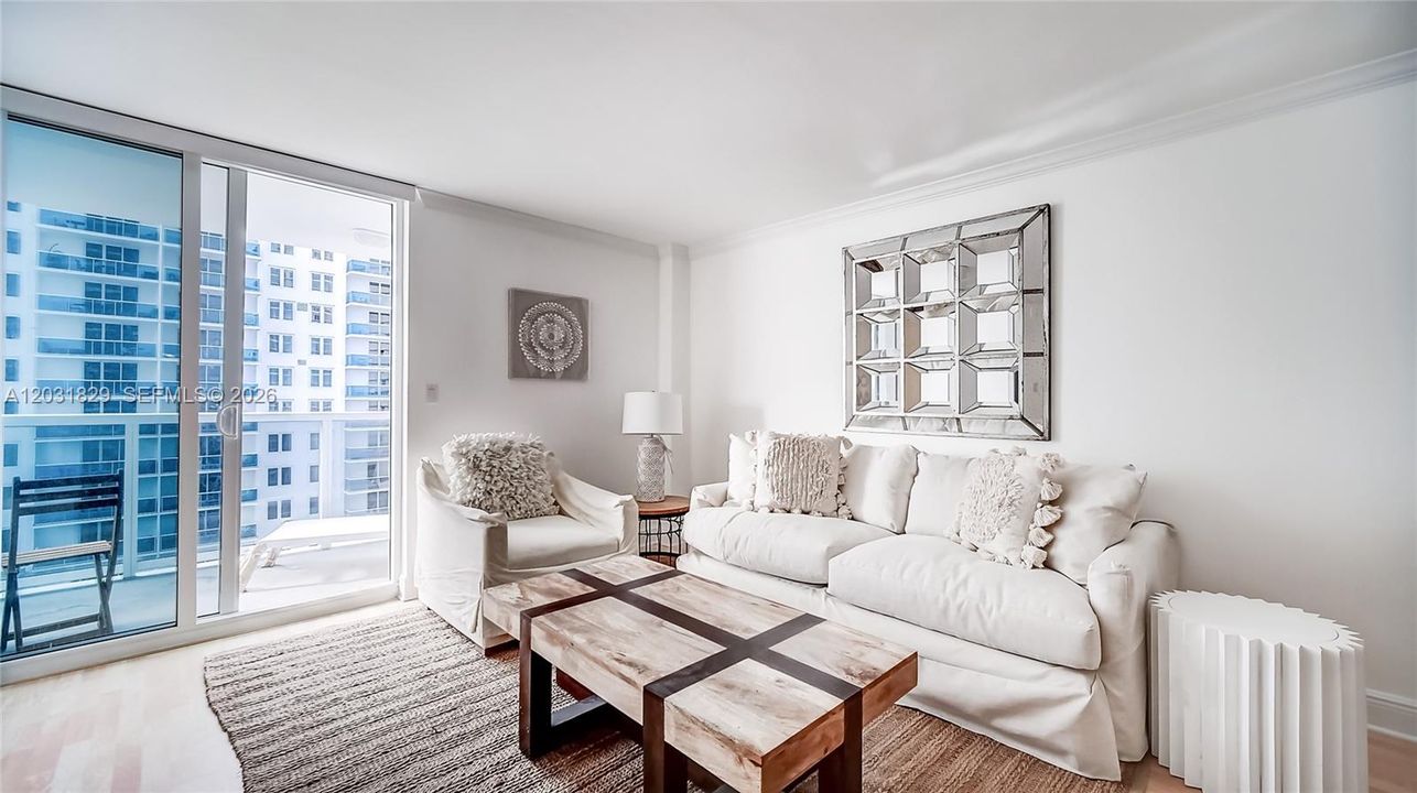 For Rent: $4,500 (2 beds, 2 baths, 1121 Square Feet)