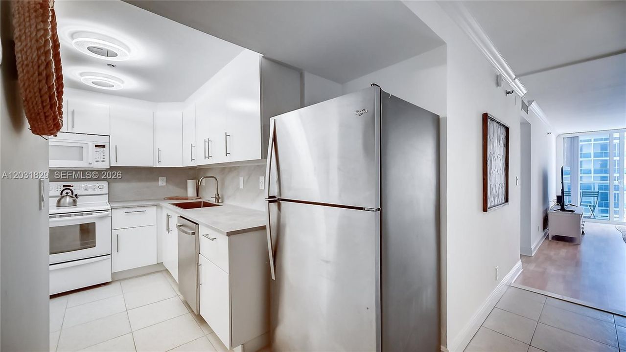 For Rent: $4,500 (2 beds, 2 baths, 1121 Square Feet)
