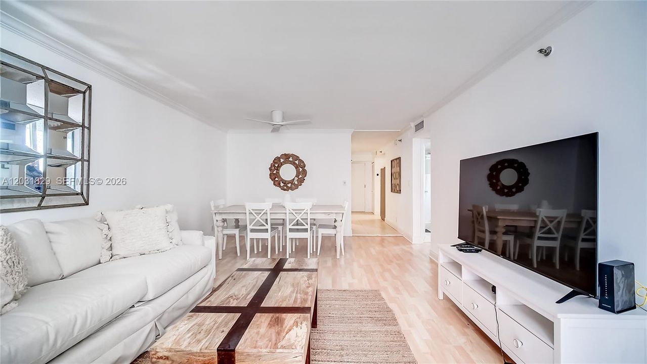 For Rent: $4,500 (2 beds, 2 baths, 1121 Square Feet)