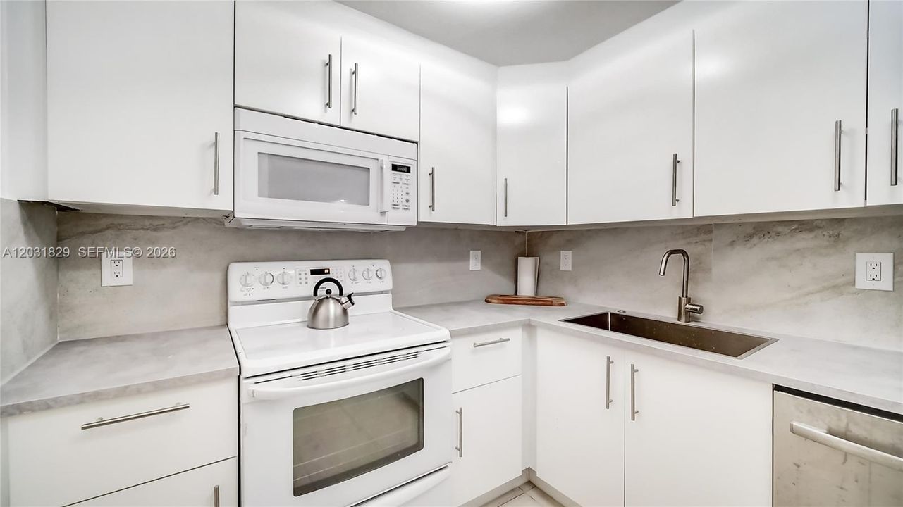 For Rent: $4,500 (2 beds, 2 baths, 1121 Square Feet)