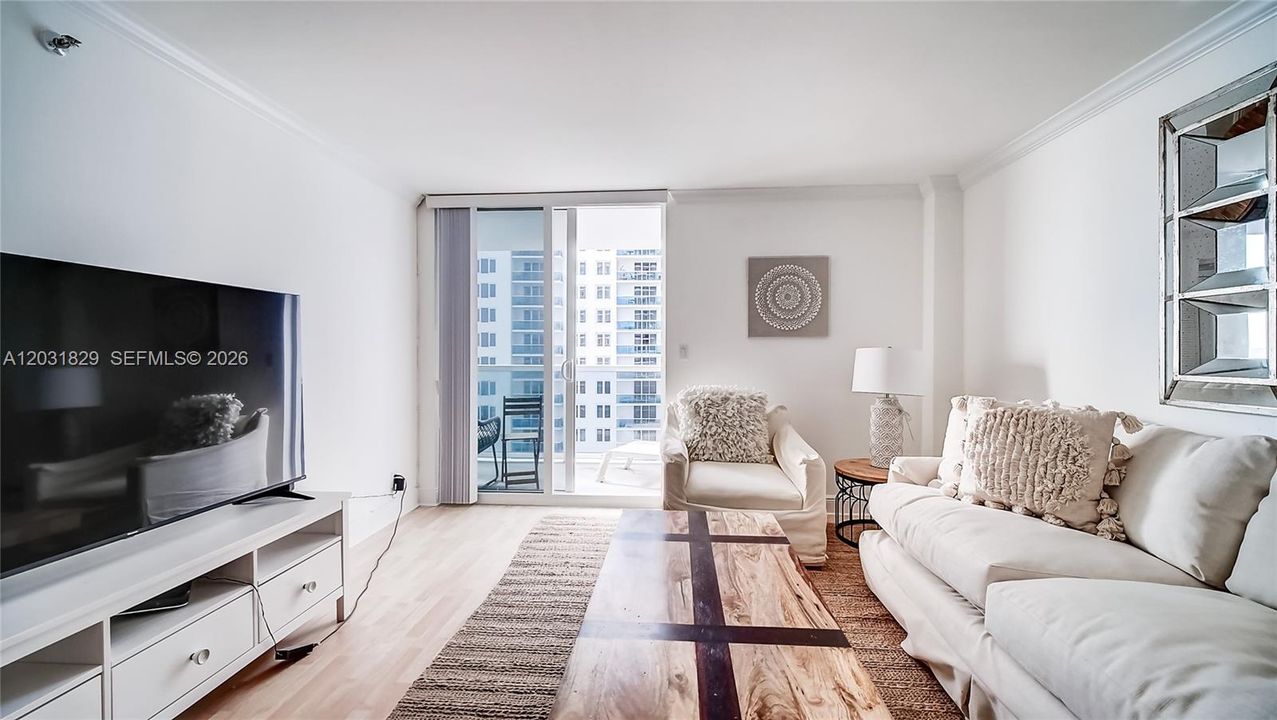 For Rent: $4,500 (2 beds, 2 baths, 1121 Square Feet)