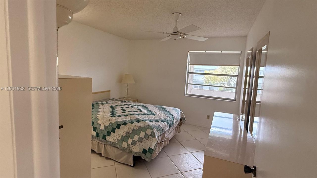For Rent: $1,800 (2 beds, 2 baths, 910 Square Feet)