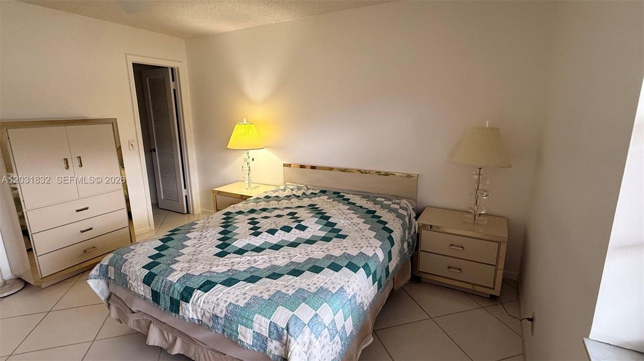 For Rent: $1,800 (2 beds, 2 baths, 910 Square Feet)