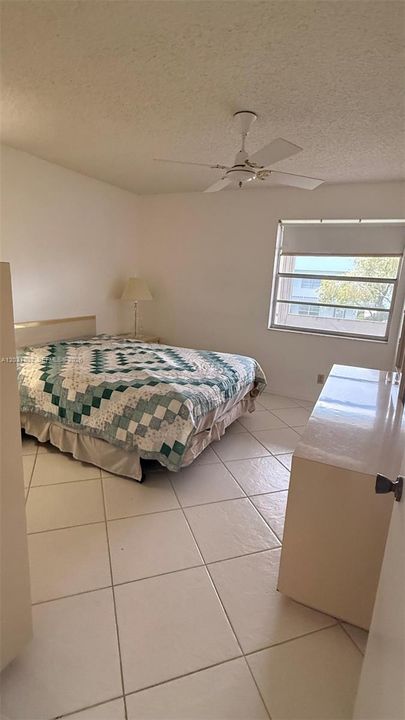 For Rent: $1,800 (2 beds, 2 baths, 910 Square Feet)
