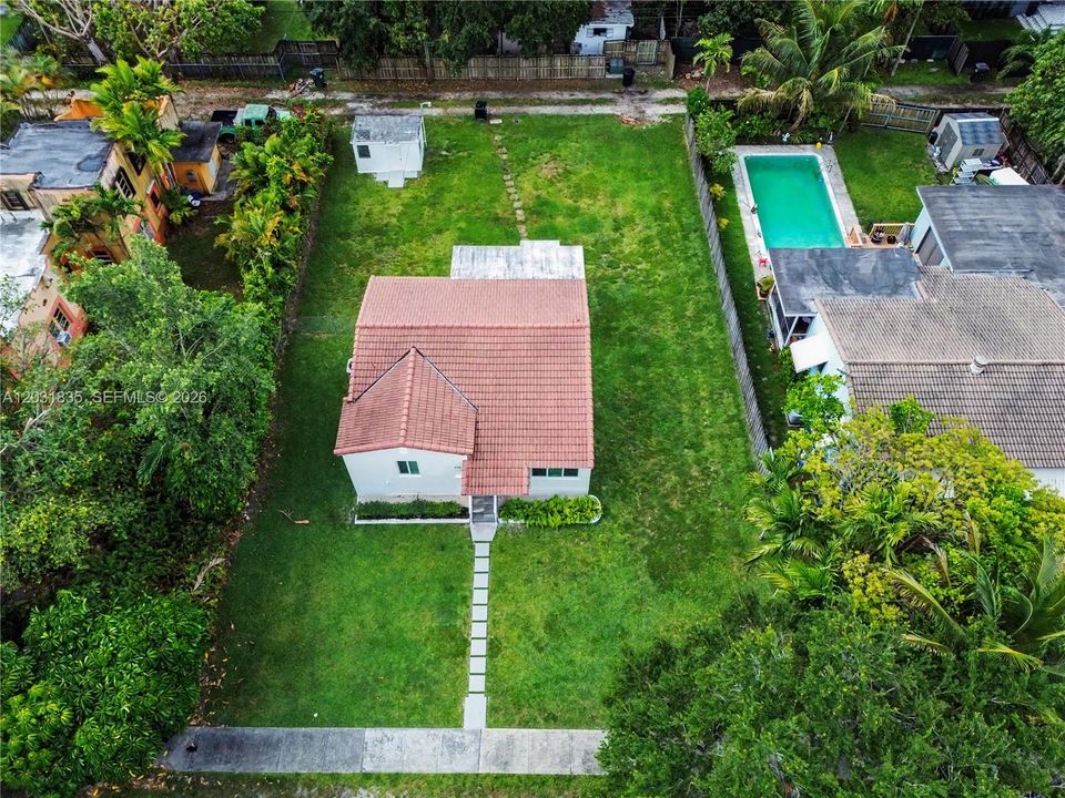 For Rent: $3,500 (2 beds, 1 baths, 1251 Square Feet)